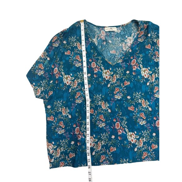 Natural Life Womens V-Neck Blouse Top Short Sleeve Floral Blue Boho Size M - Picture 6 of 7
